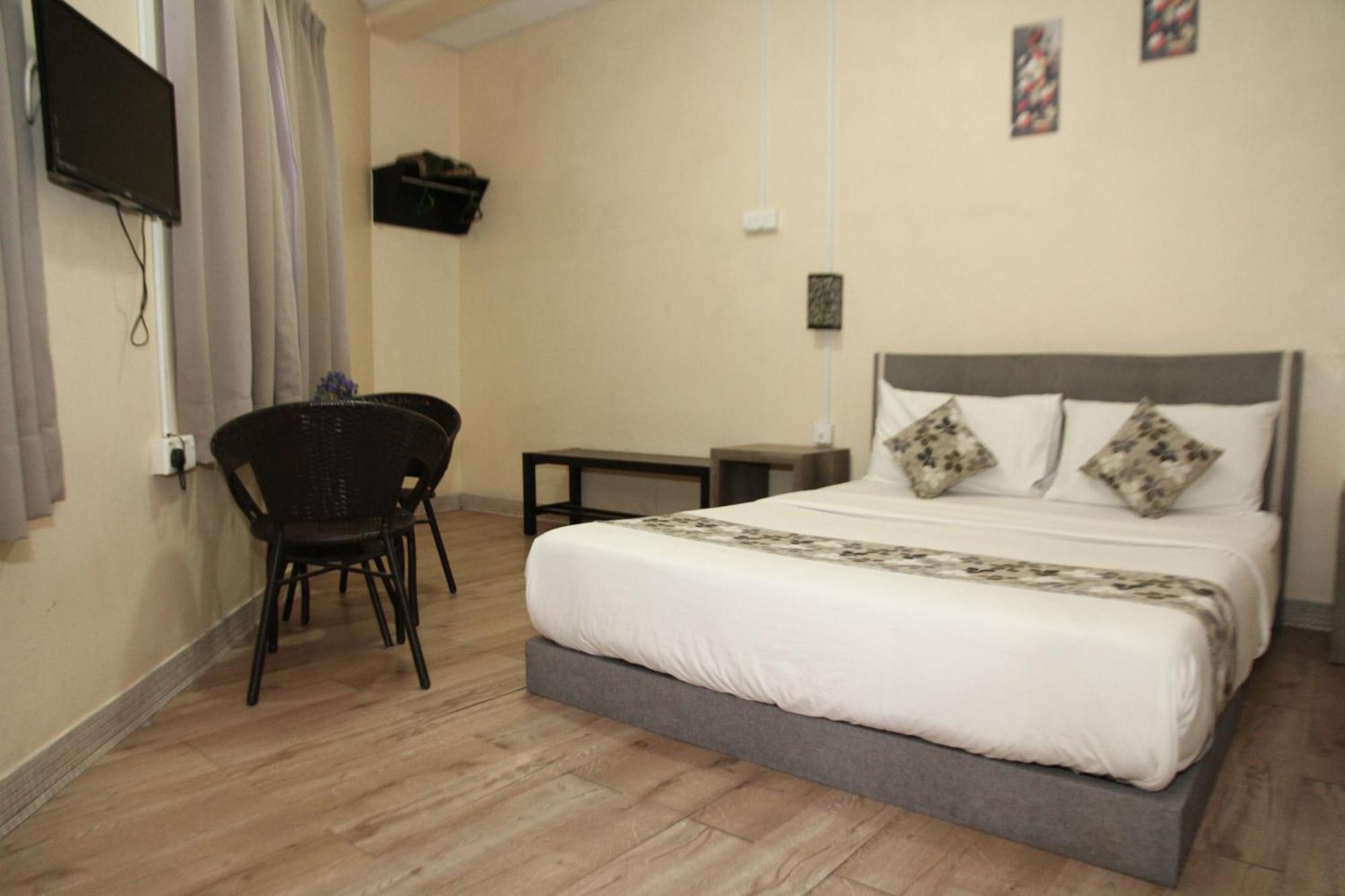 Myra Hotel Mersing Exteriör bild